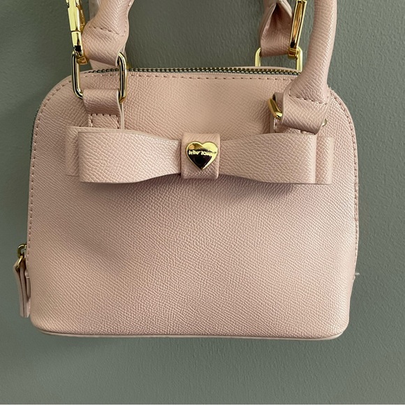 Betsey Johnson Mini Crossbody. EUC - Picture 5 of 8